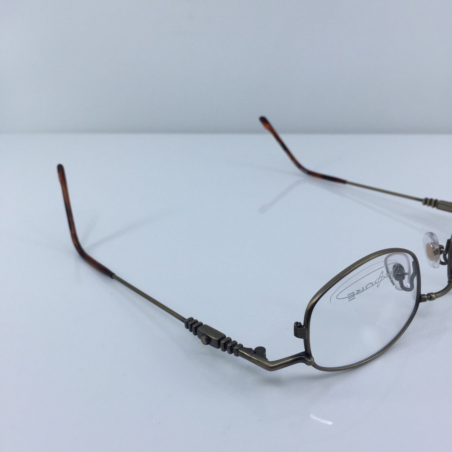 Vintage Koure KR 8180 Gold Eyeglasses - Super Vision Optical