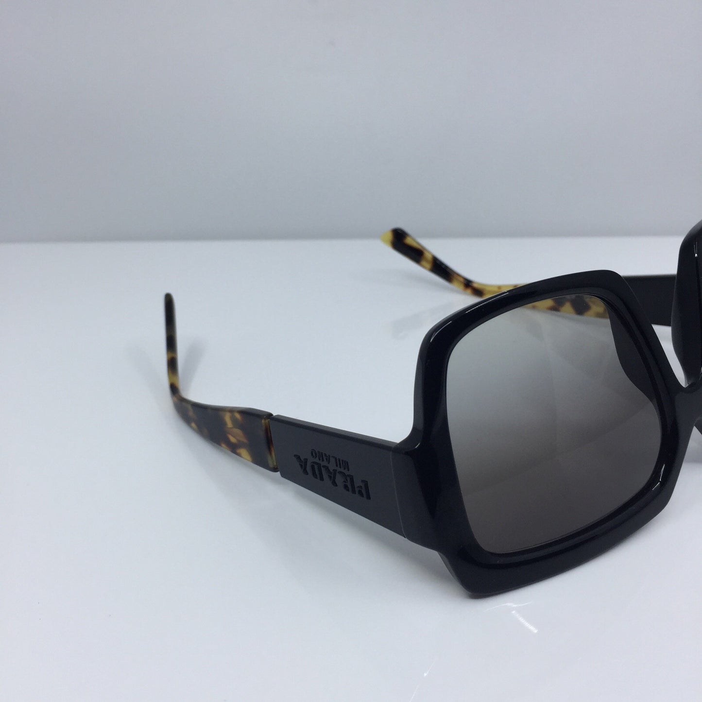 Vintage Prada SPR 21X Black Sunglasses - Super Vision Optical