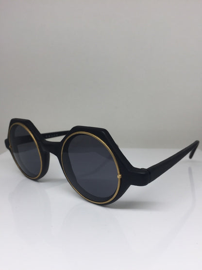 Vintage Ellen Tracy D12-98-4 Gold Sunglasses - Super Vision Optical