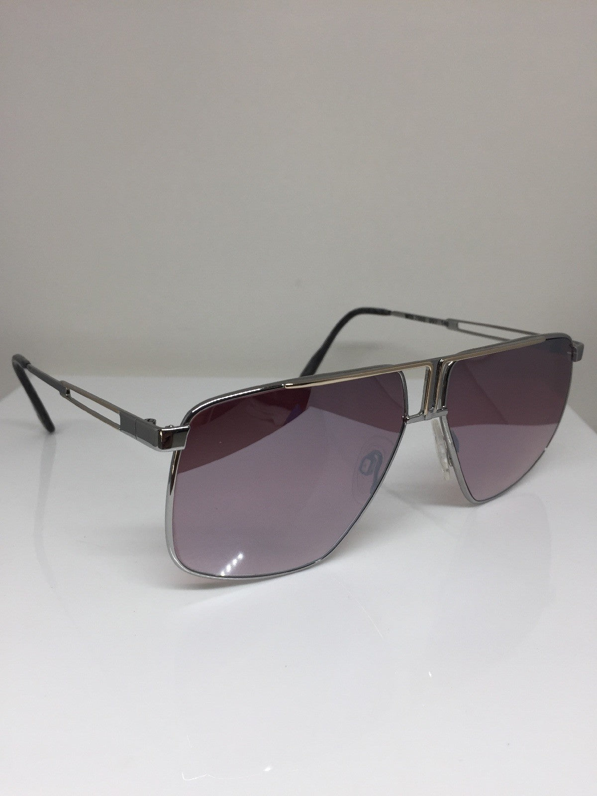 Vintage Ventura 7000 Gold Sunglasses - Super Vision Optical
