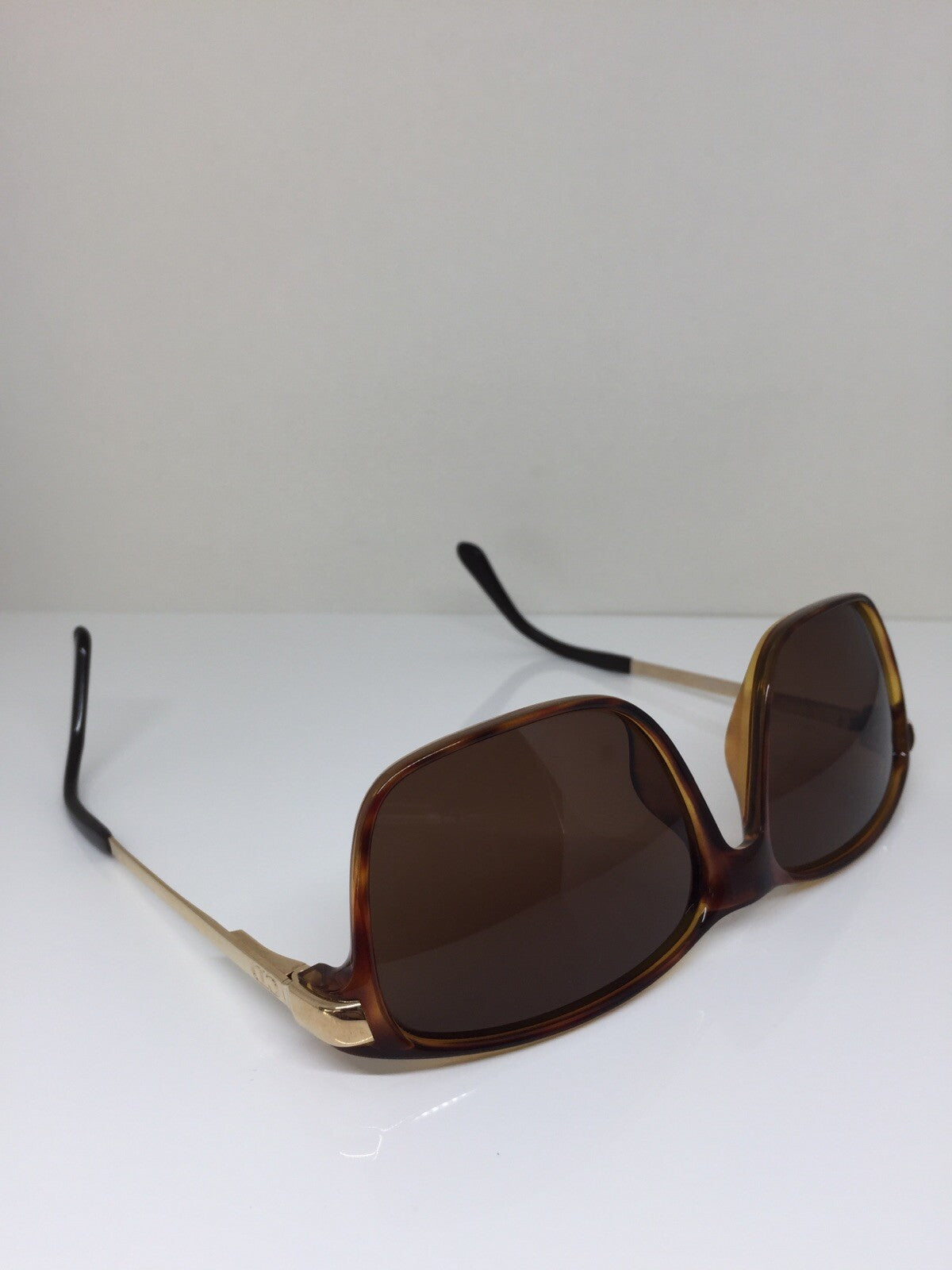 Vintage Christian Dior CD 2902 Gold Sunglasses - Super Vision Optical