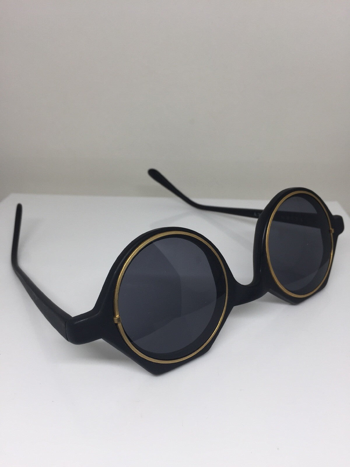 Vintage Ellen Tracy D12-98-4 Gold Sunglasses - Super Vision Optical