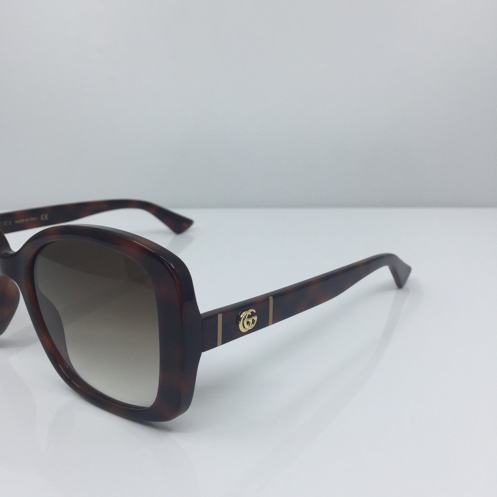 Vintage Gucci GG 0762S Gold Sunglasses - Super Vision Optical