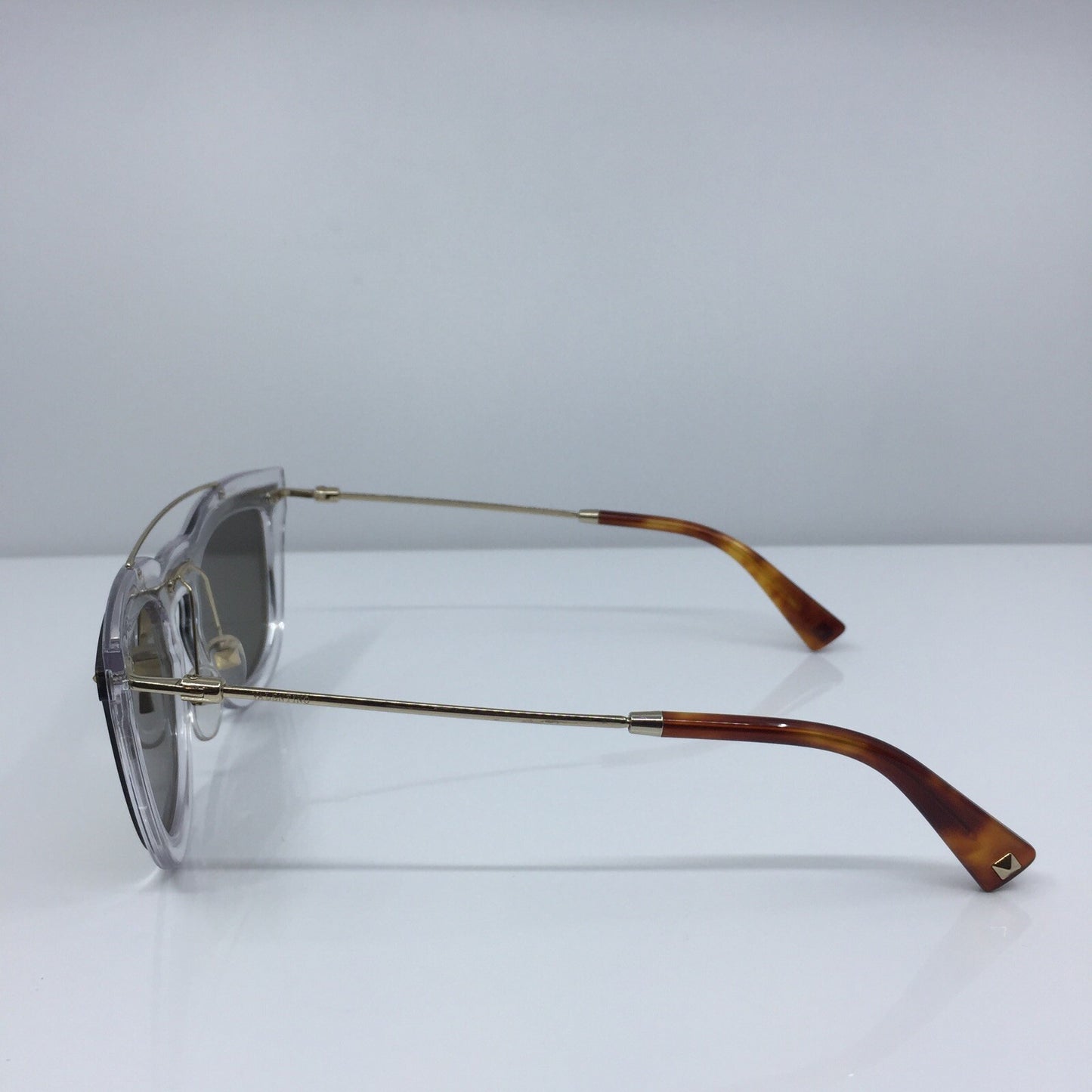 Vintage Valentino VALENTINO VA 4008 Gold Sunglasses - Super Vision Optical