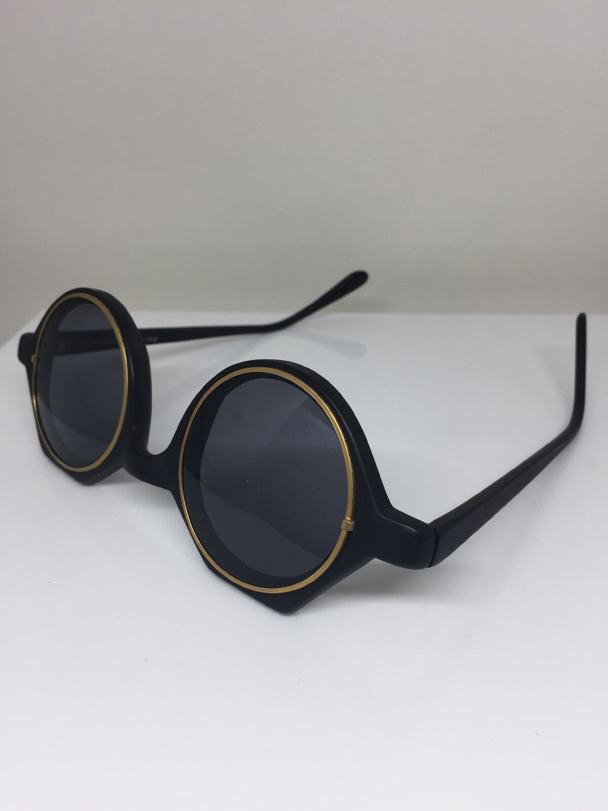 Vintage Ellen Tracy D12-98-4 Gold Sunglasses - Super Vision Optical