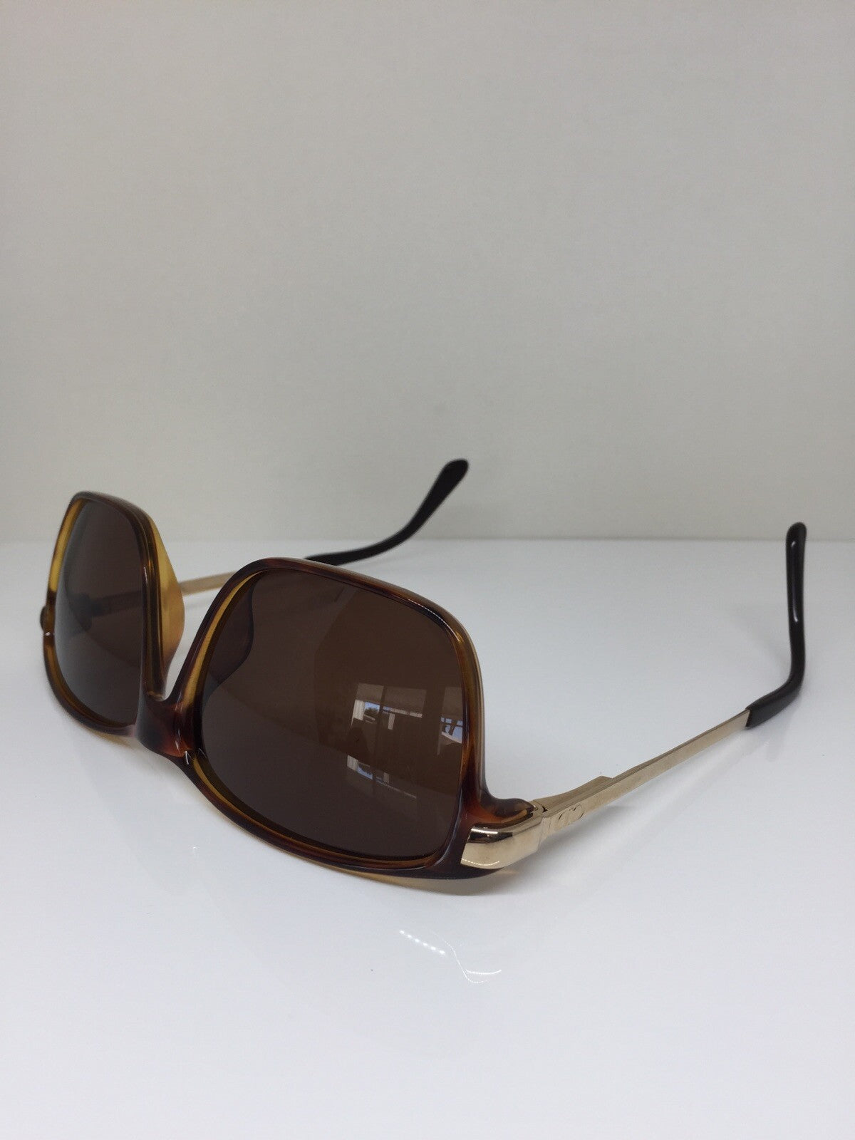 Vintage Christian Dior CD 2902 Gold Sunglasses - Super Vision Optical