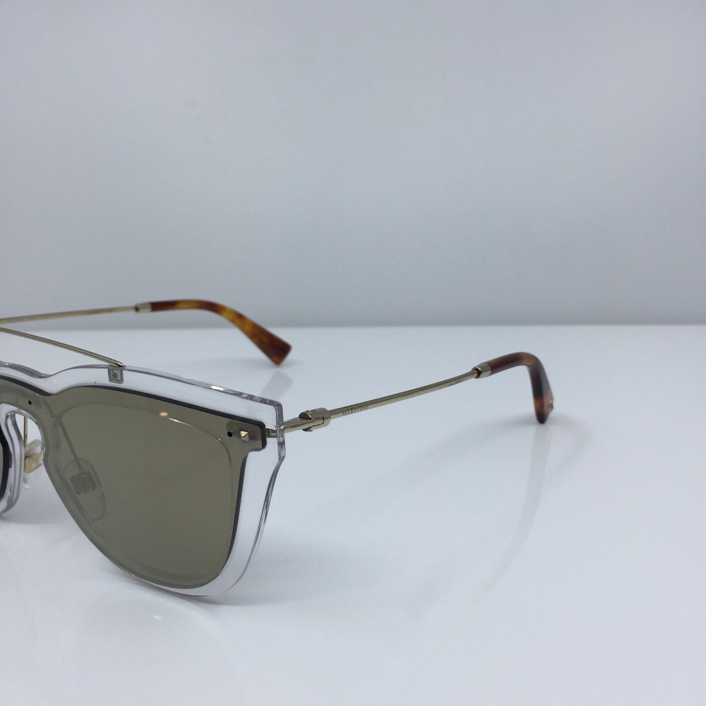 Vintage Valentino VALENTINO VA 4008 Gold Sunglasses - Super Vision Optical