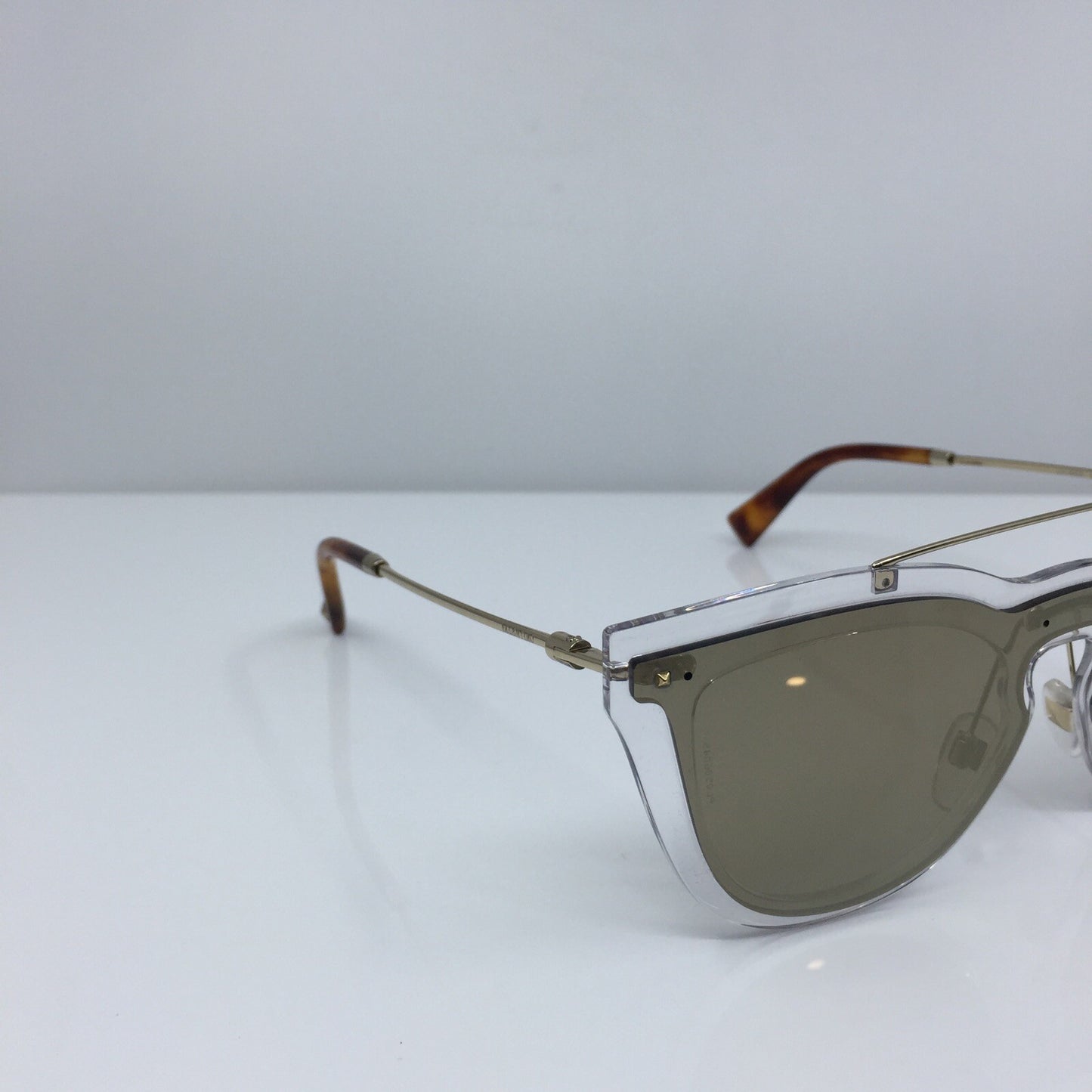Vintage Valentino VALENTINO VA 4008 Gold Sunglasses - Super Vision Optical