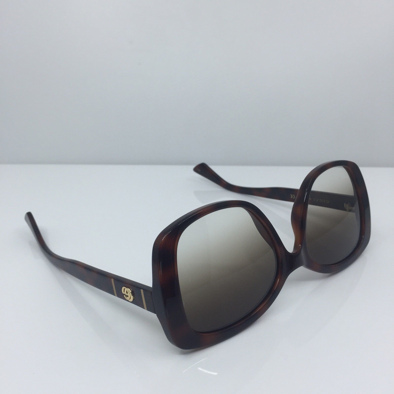 Vintage Gucci GG 0762S Gold Sunglasses - Super Vision Optical