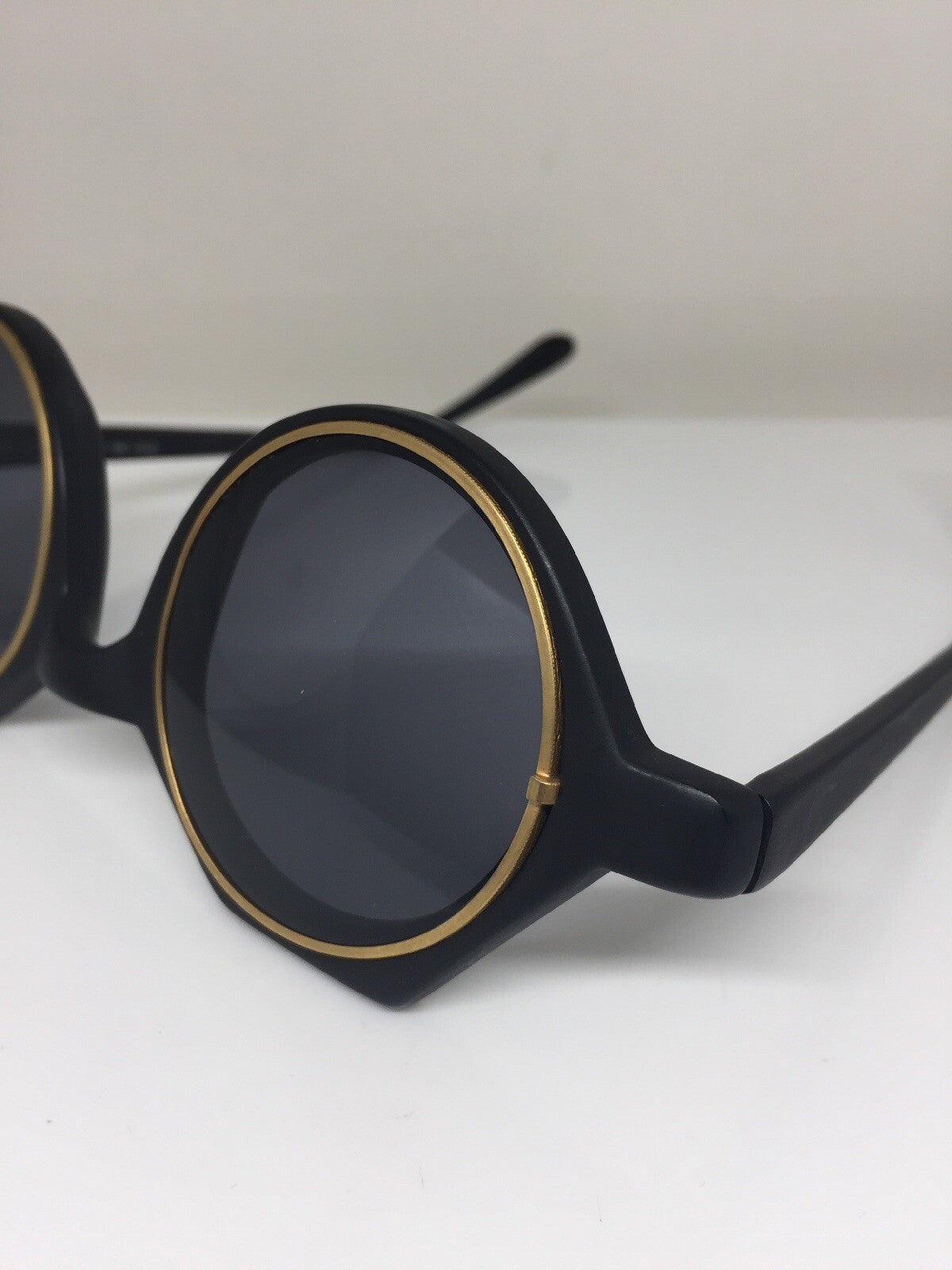 Vintage Ellen Tracy D12-98-4 Gold Sunglasses - Super Vision Optical
