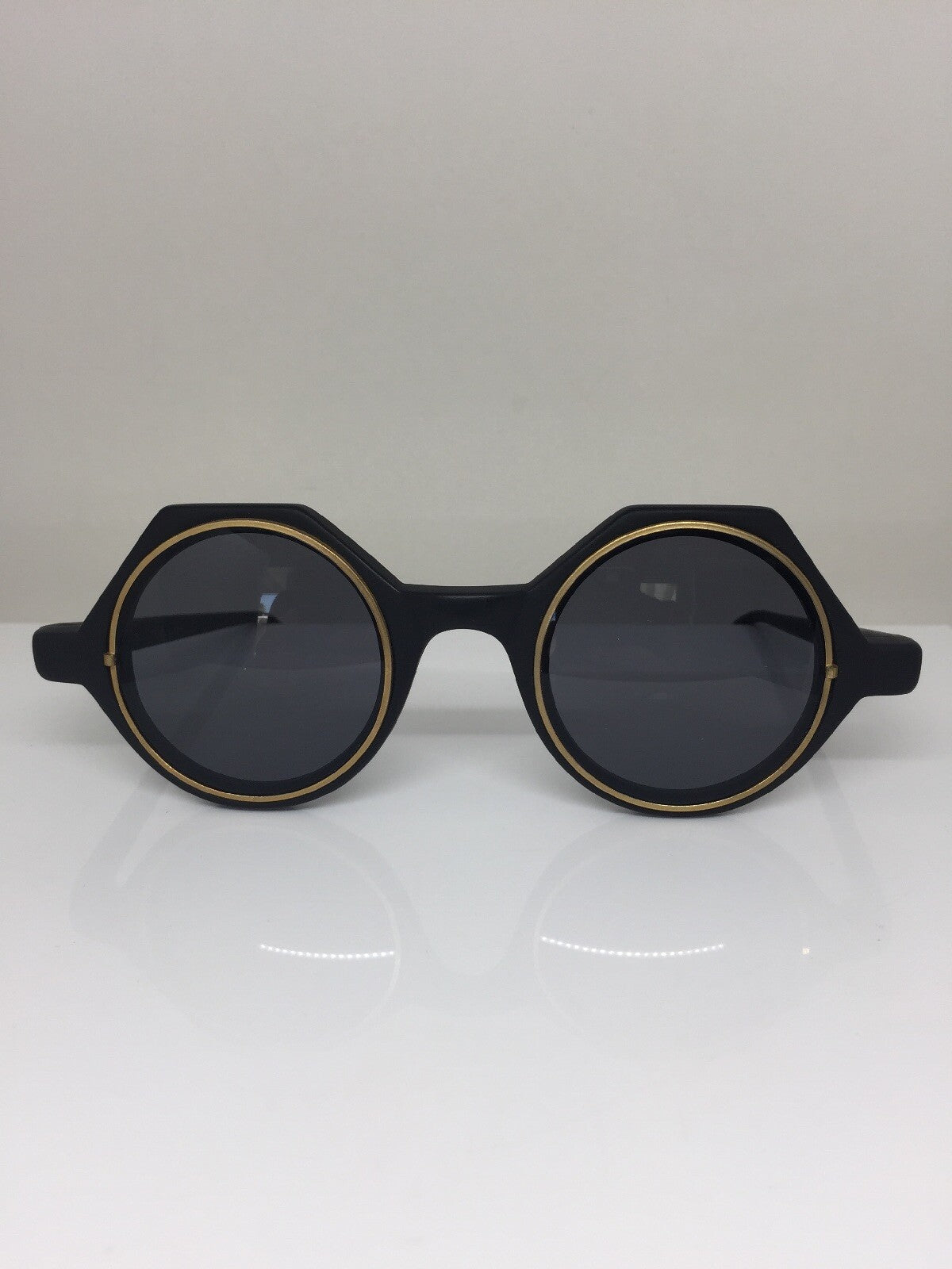 Vintage Ellen Tracy D12-98-4 Gold Sunglasses - Super Vision Optical