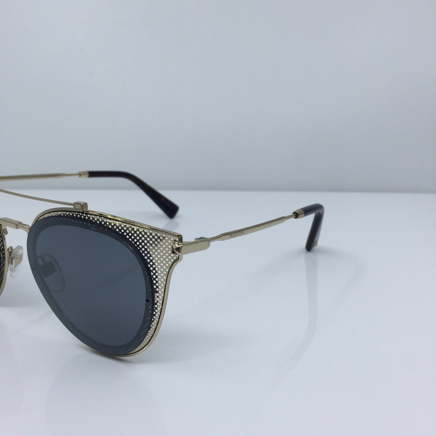 Vintage Valentino VALENTINO VA 2019 Gold Sunglasses - Super Vision Optical