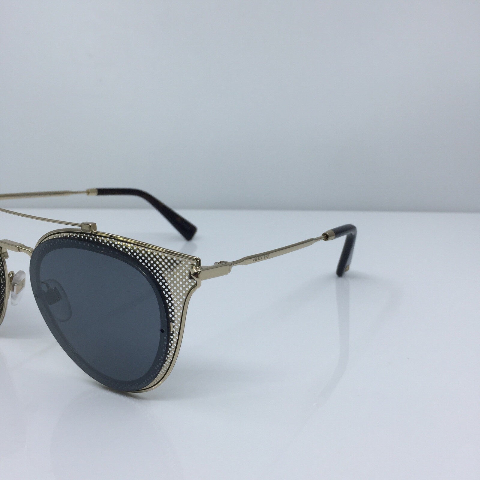 Vintage Valentino VALENTINO VA 2019 Gold Sunglasses - Super Vision Optical