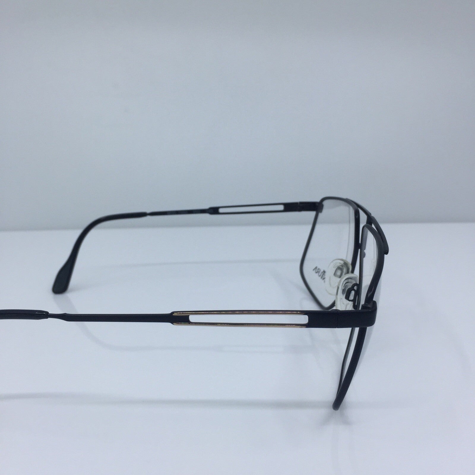 Vintage Ventura 7000 Gold Sunglasses - Super Vision Optical