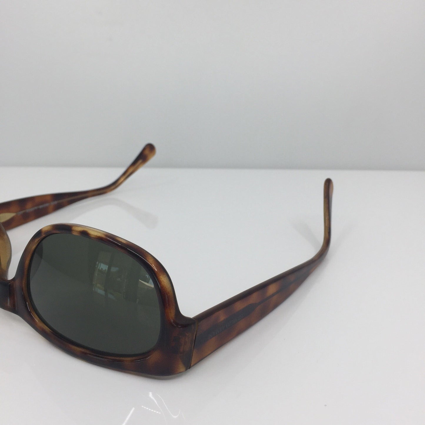 Vintage Giorgio Armani GA 845-P Tortoise Sunglasses - Super Vision Optical