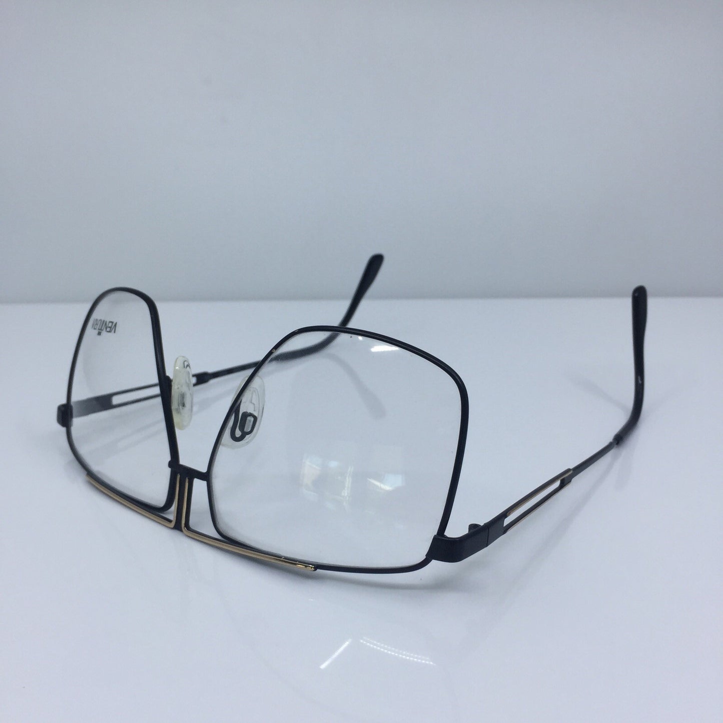 Vintage Ventura 7000 Gold Sunglasses - Super Vision Optical