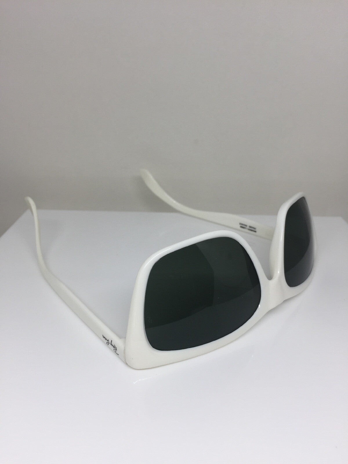 Vintage Ray-Ban CATS 3000 White Sunglasses - Super Vision Optical