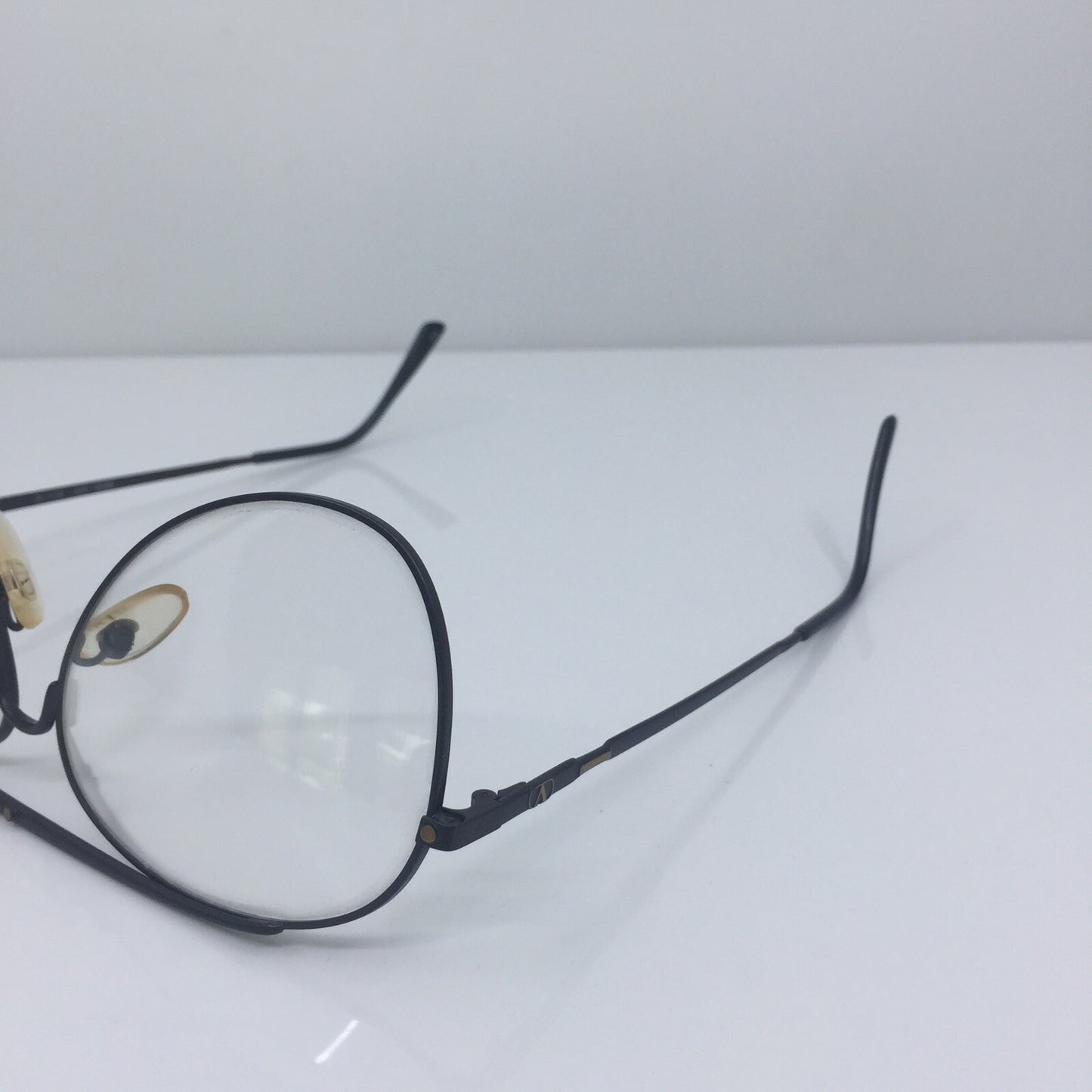 Vintage Valentino 305 Gold Sunglasses - Super Vision Optical