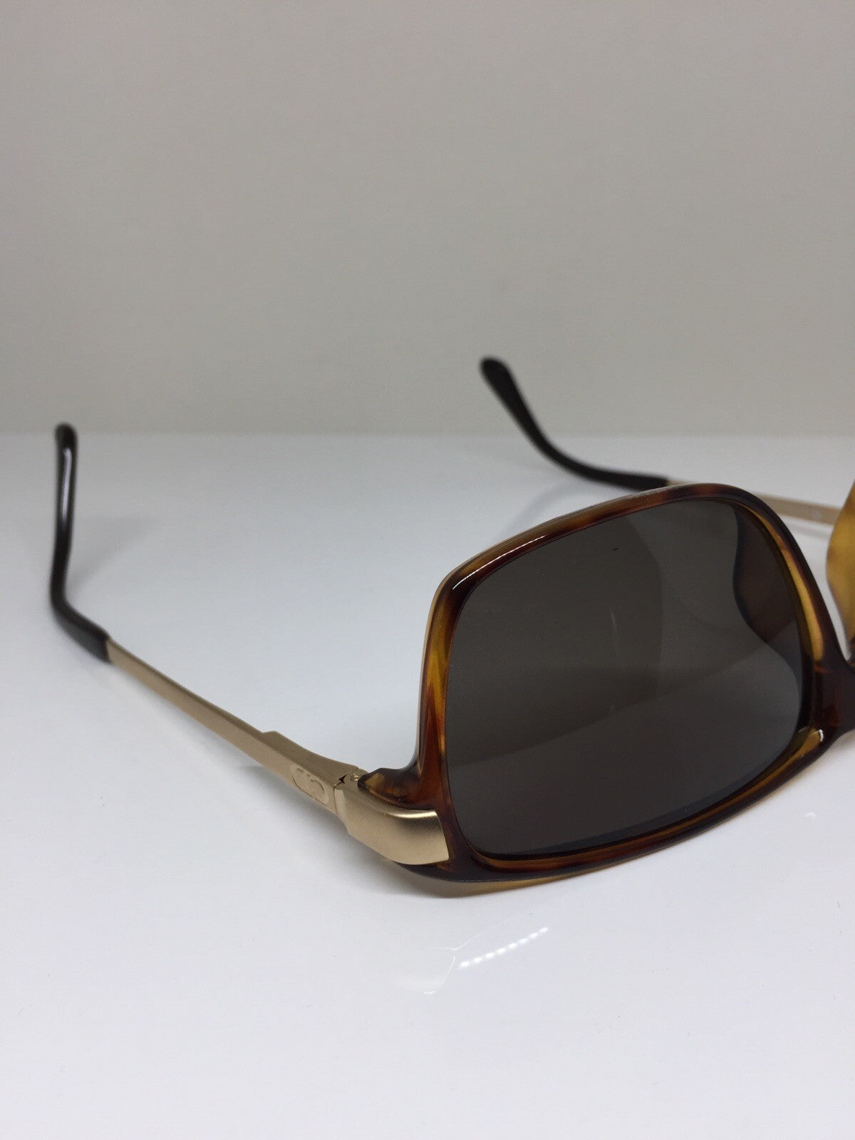 Vintage Christian Dior CD 2900 Gold Sunglasses - Super Vision Optical