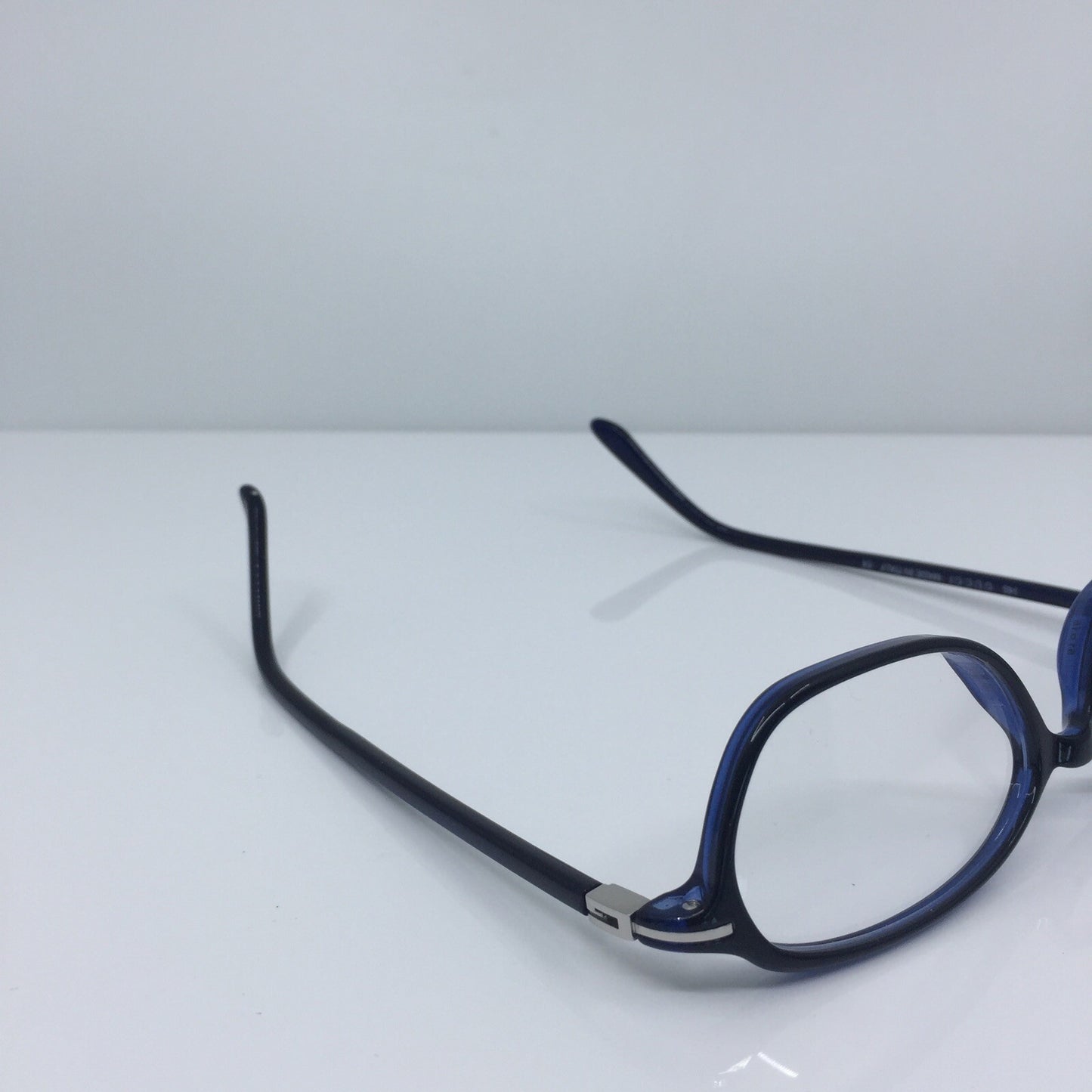 Vintage Gucci GG 2458 Black Sunglasses - Super Vision Optical