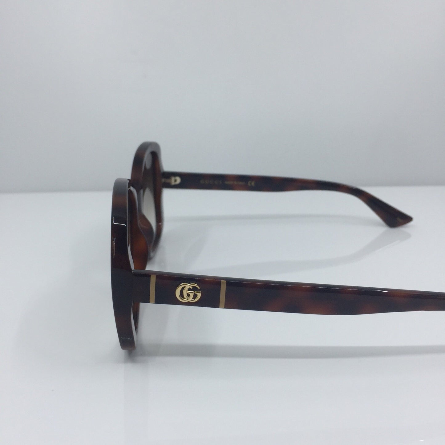 Vintage Gucci GG 0762S Gold Sunglasses - Super Vision Optical