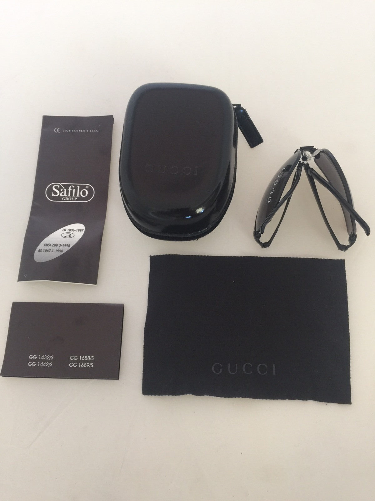 Vintage Gucci GG 1689/S Gold Sunglasses - Super Vision Optical