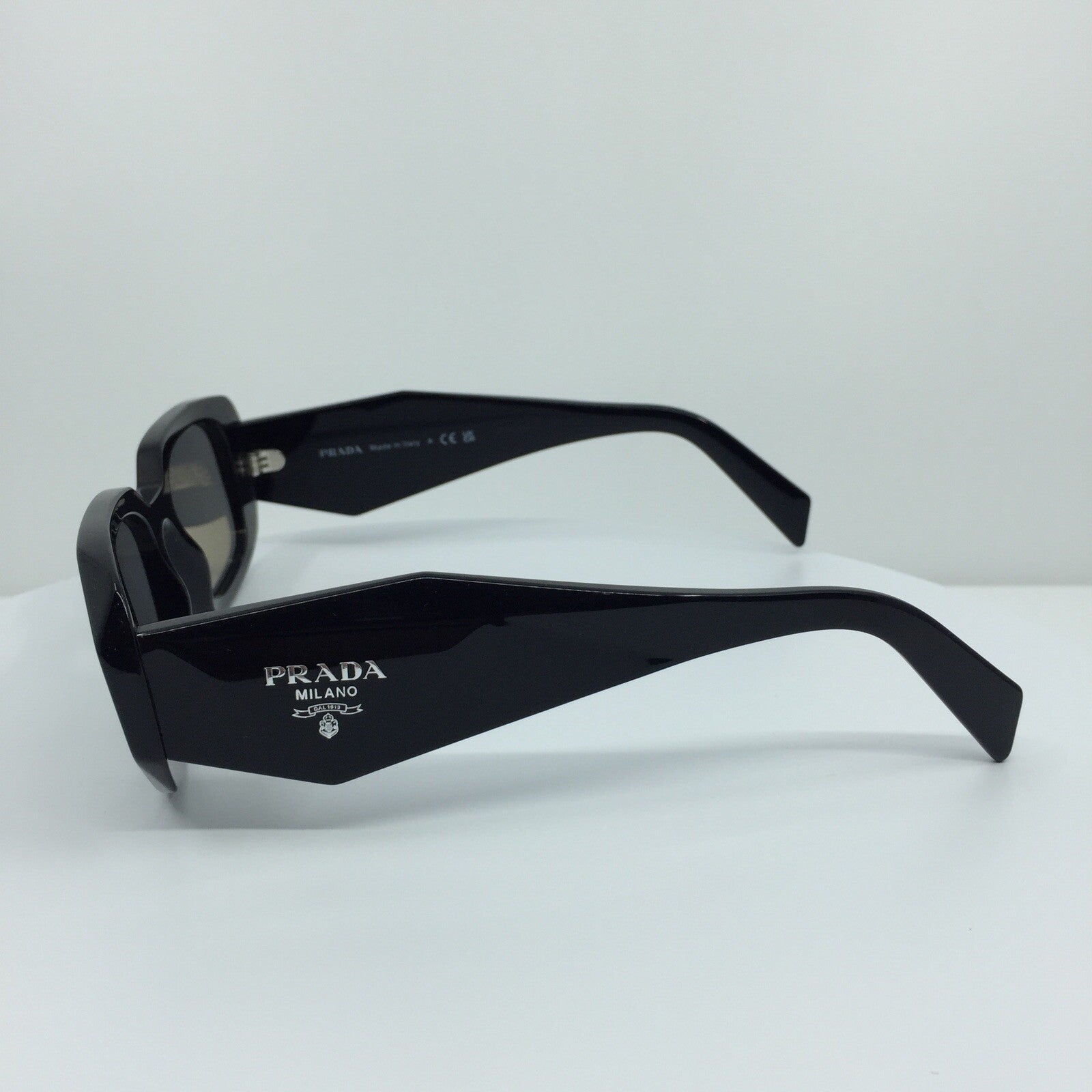 Vintage Prada SPR 17W Black Sunglasses - Super Vision Optical