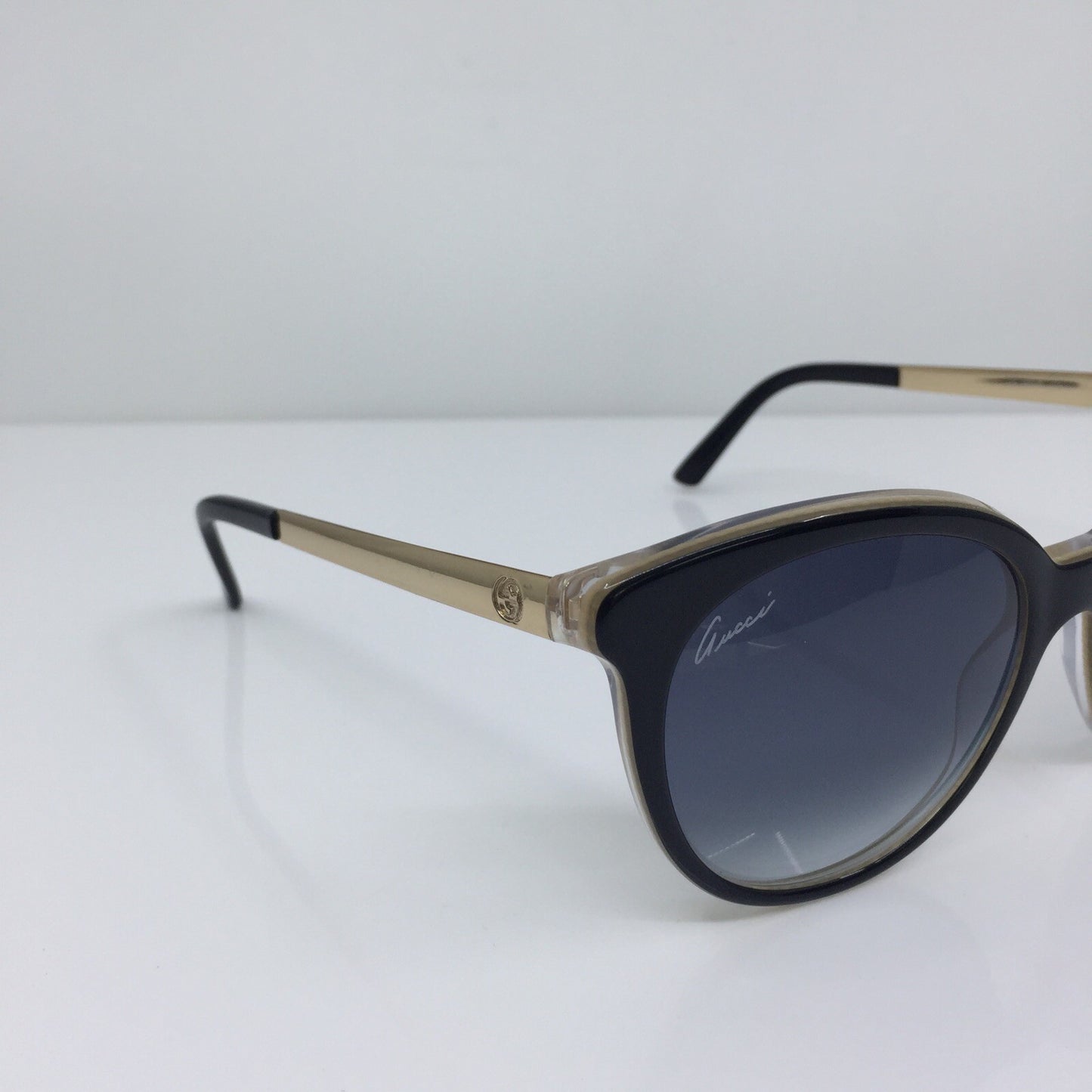 Vintage Gucci GG 3674/S Gold Sunglasses - Super Vision Optical