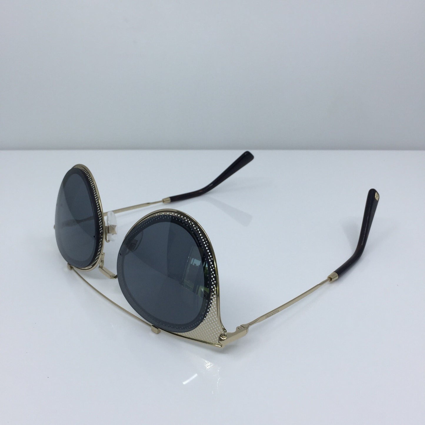 Vintage Valentino VALENTINO VA 2019 Gold Sunglasses - Super Vision Optical
