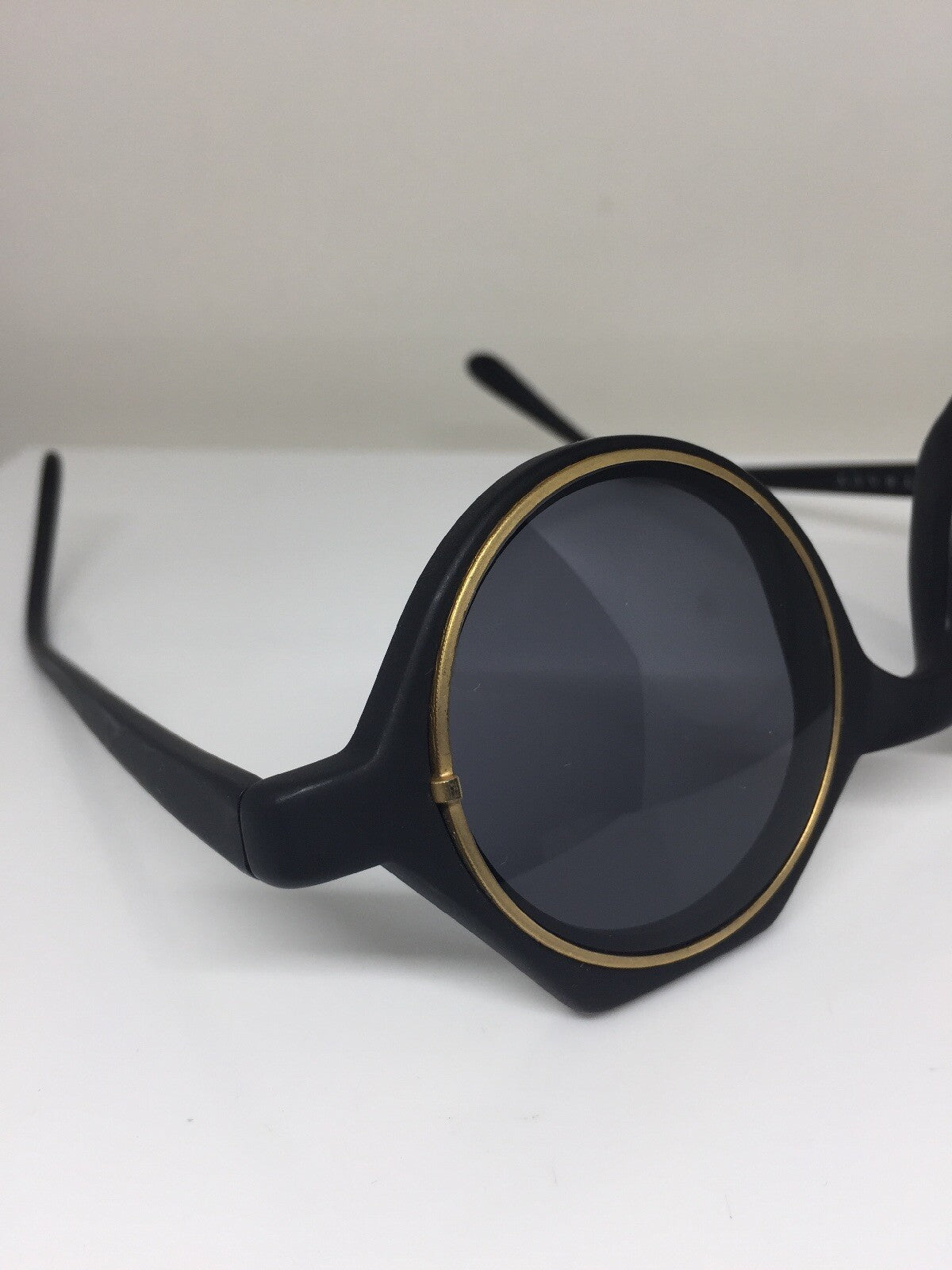 Vintage Ellen Tracy D12-98-4 Gold Sunglasses - Super Vision Optical