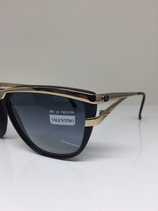 Vintage Valentino VALENTINO V565 Gold Sunglasses - Super Vision Optical