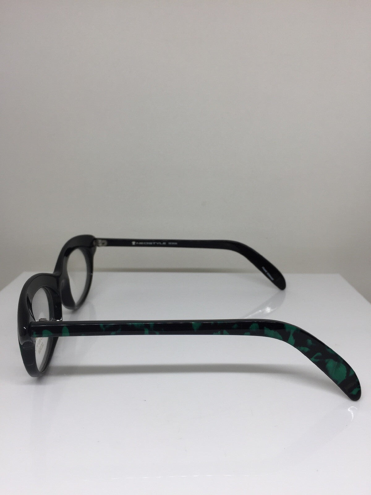 Vintage Neostyle Haute Couture Forum 507-012 Black Eyeglasses - Super Vision Optical