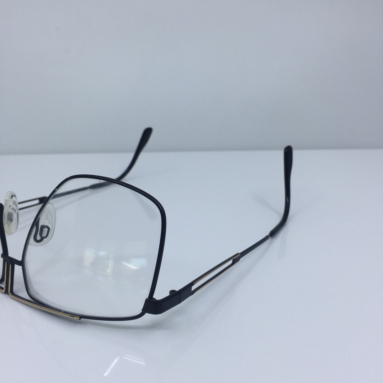 Vintage Ventura 7000 Gold Sunglasses - Super Vision Optical