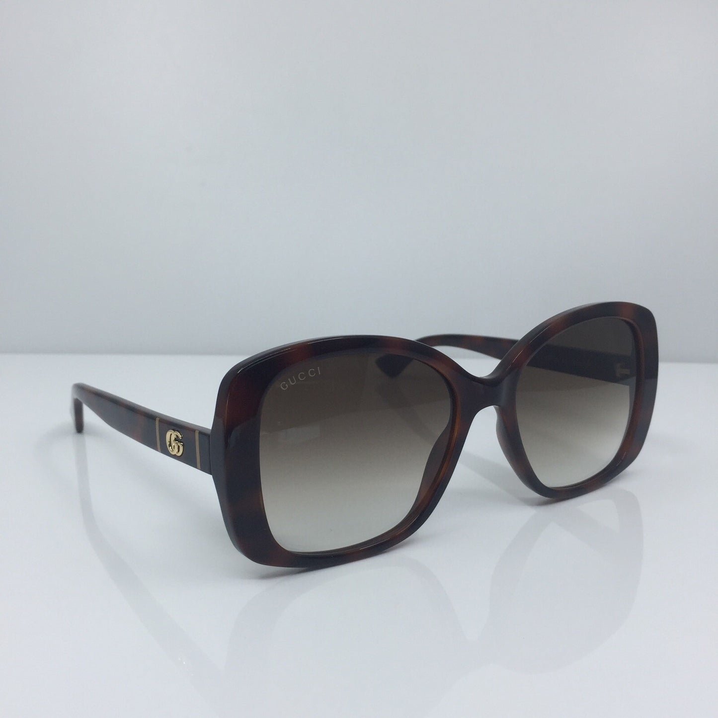 Vintage Gucci GG 0762S Gold Sunglasses - Super Vision Optical