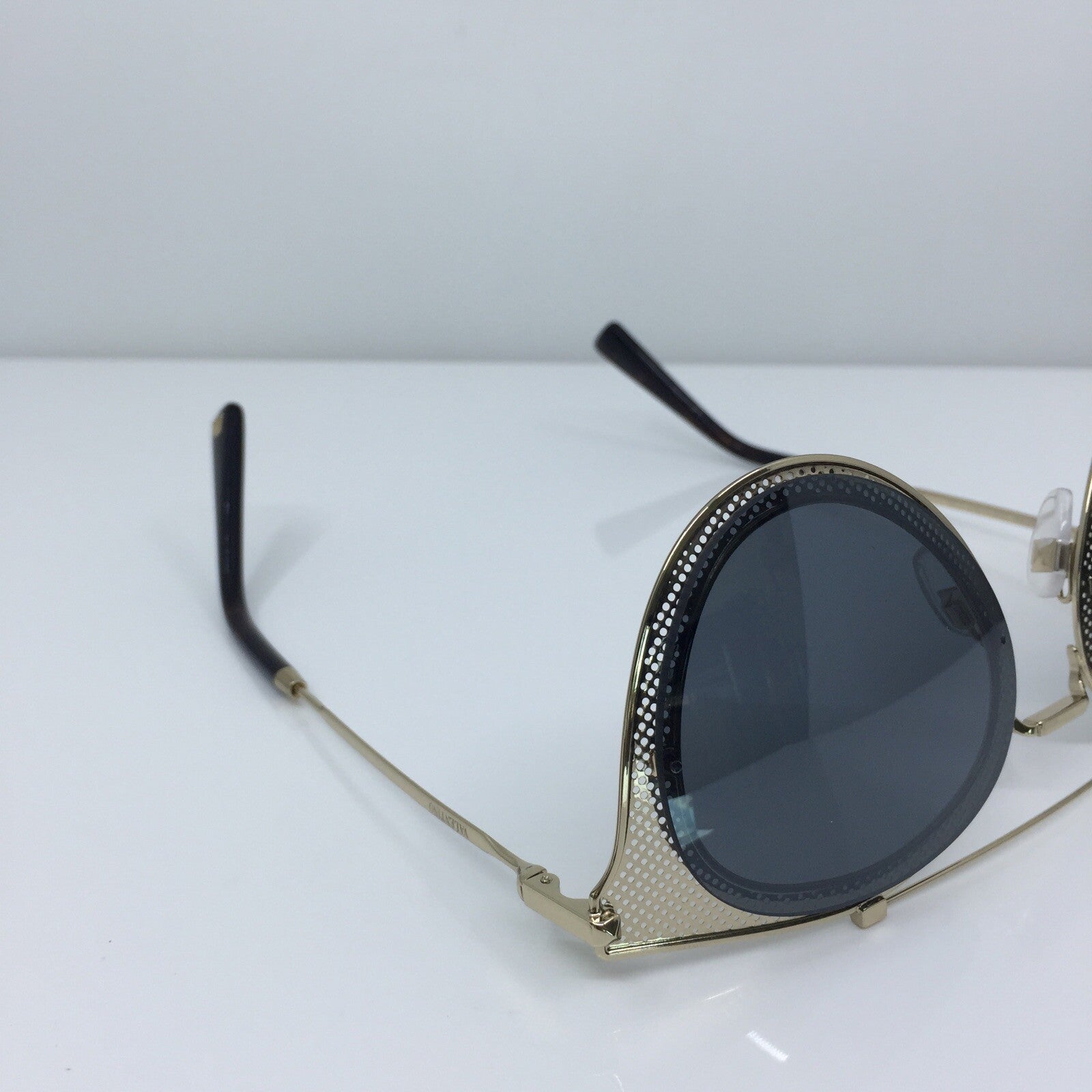 Vintage Valentino VALENTINO VA 2019 Gold Sunglasses - Super Vision Optical