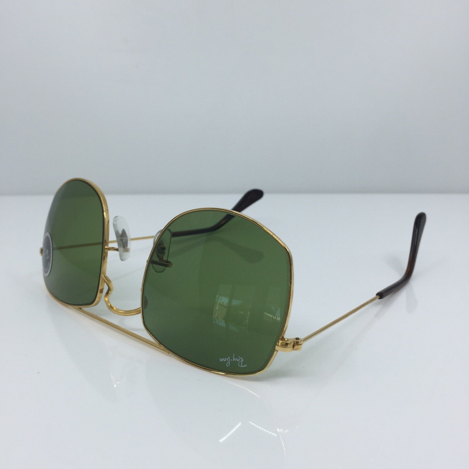 Vintage Ray-Ban Does Not Apply Gold Sunglasses - Super Vision Optical