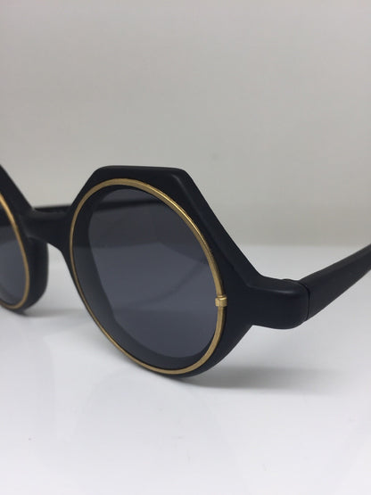 Vintage Ellen Tracy D12-98-4 Gold Sunglasses - Super Vision Optical