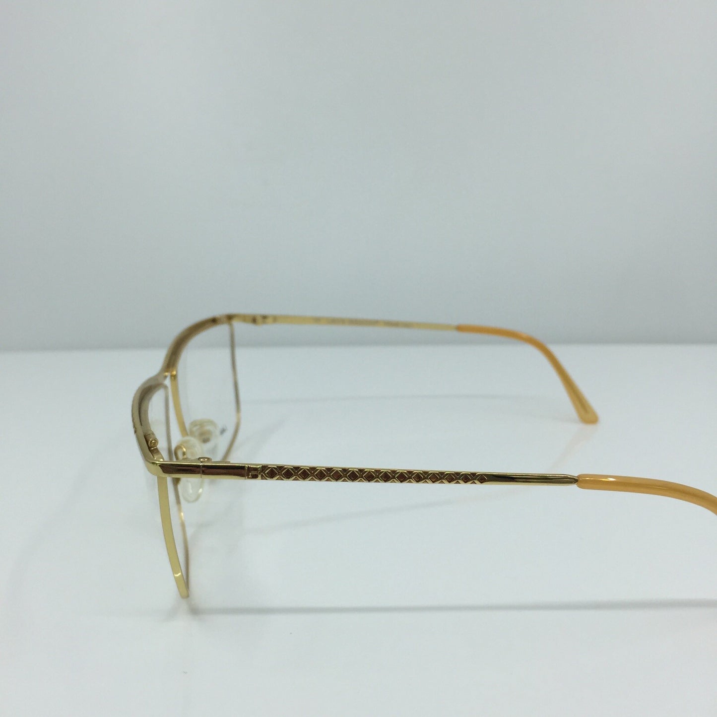 Vintage Laura Biagiotti V 180 Gold Sunglasses - Super Vision Optical