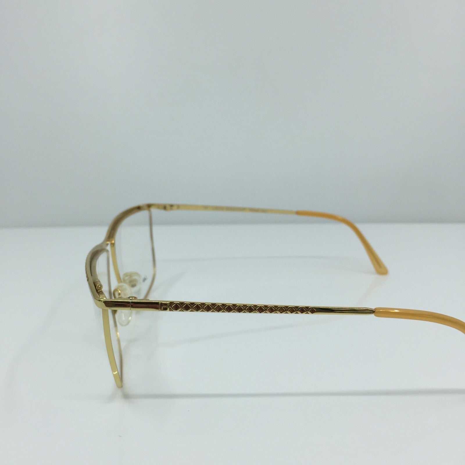 Vintage Laura Biagiotti V 180 Gold Sunglasses - Super Vision Optical