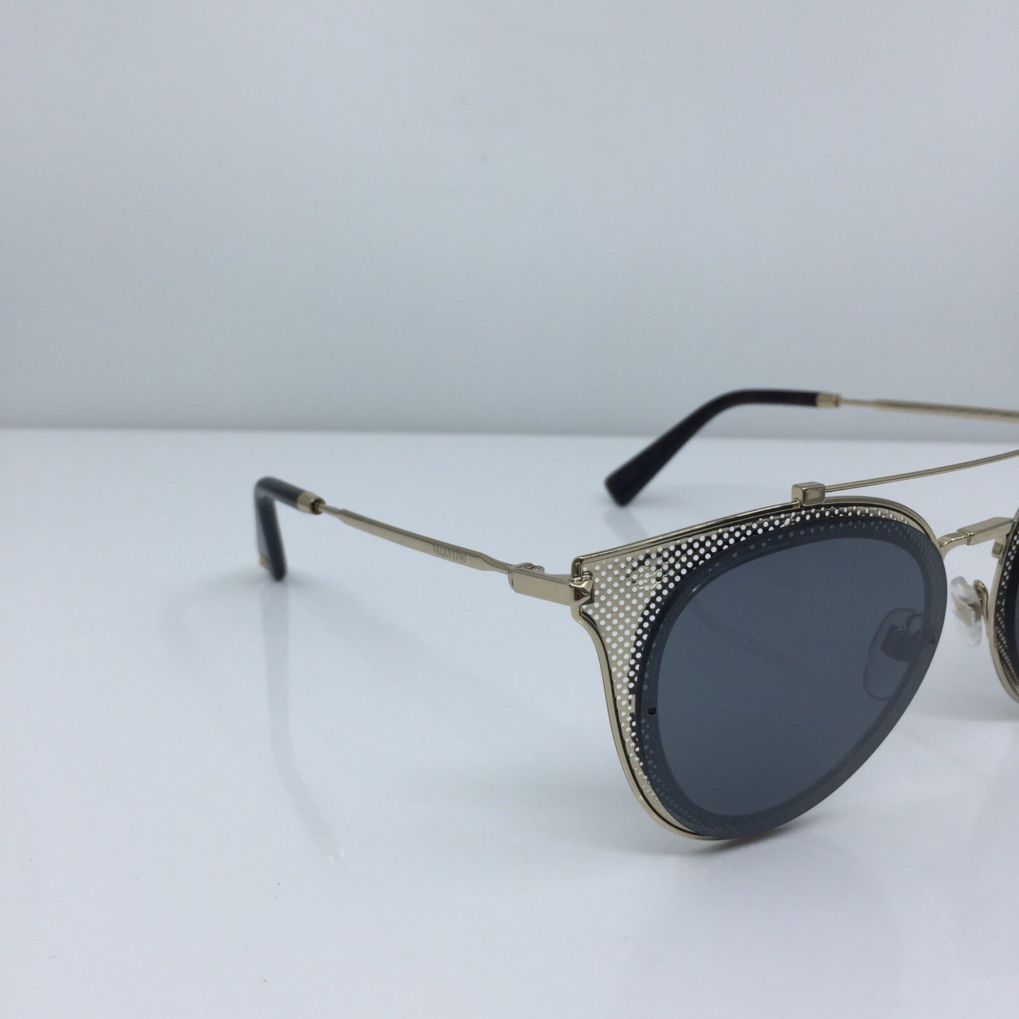 Vintage Valentino VALENTINO VA 2019 Gold Sunglasses - Super Vision Optical