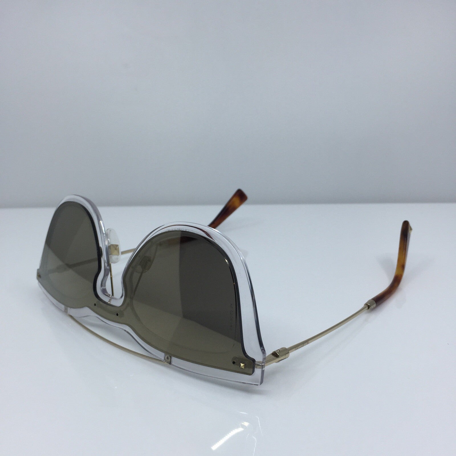 Vintage Valentino VALENTINO VA 4008 Gold Sunglasses - Super Vision Optical
