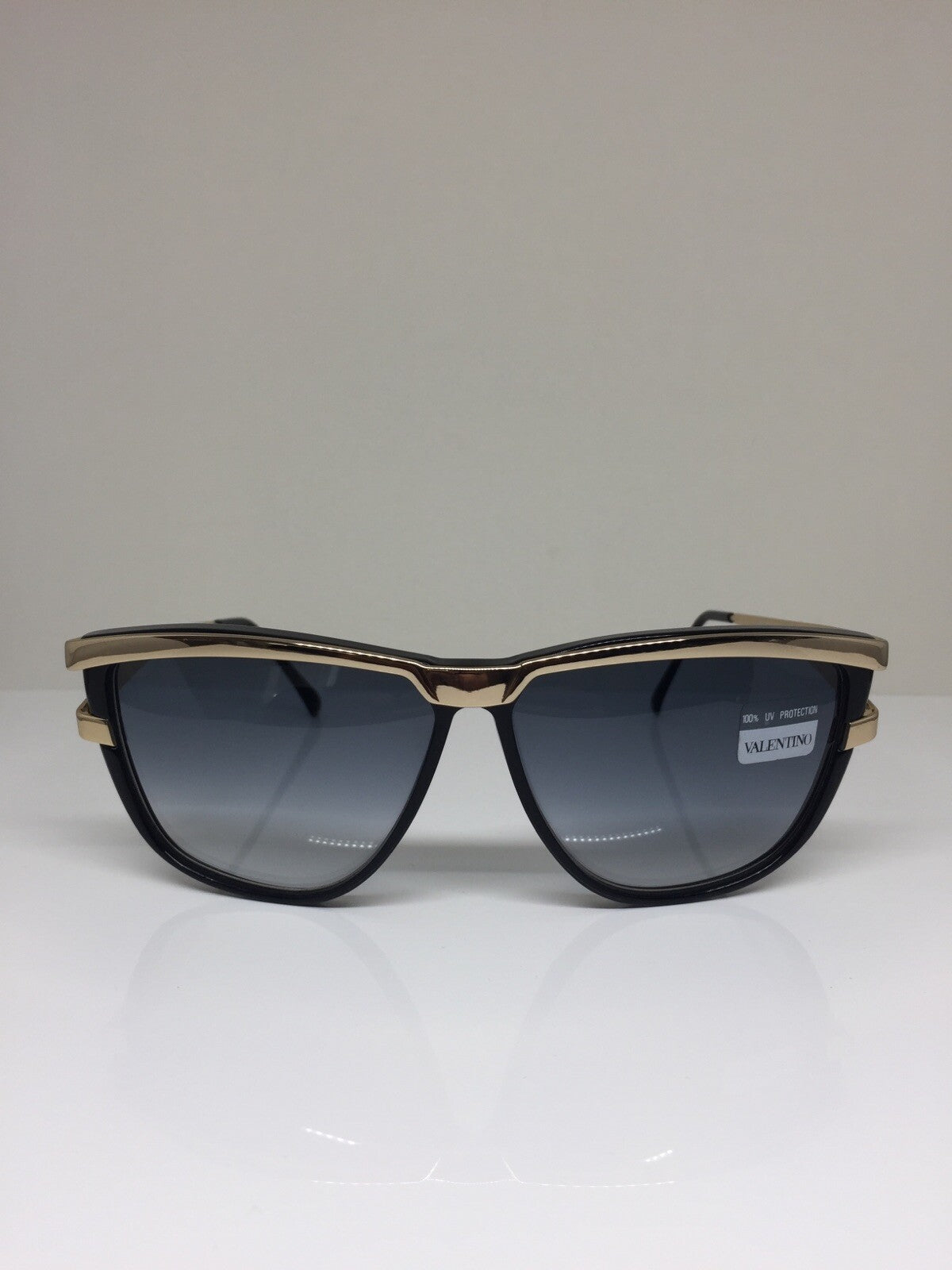 Vintage Valentino VALENTINO V565 Gold Sunglasses - Super Vision Optical