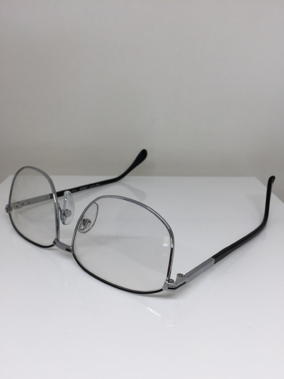 Vintage Silhouette 7092 Silver Sunglasses - Super Vision Optical