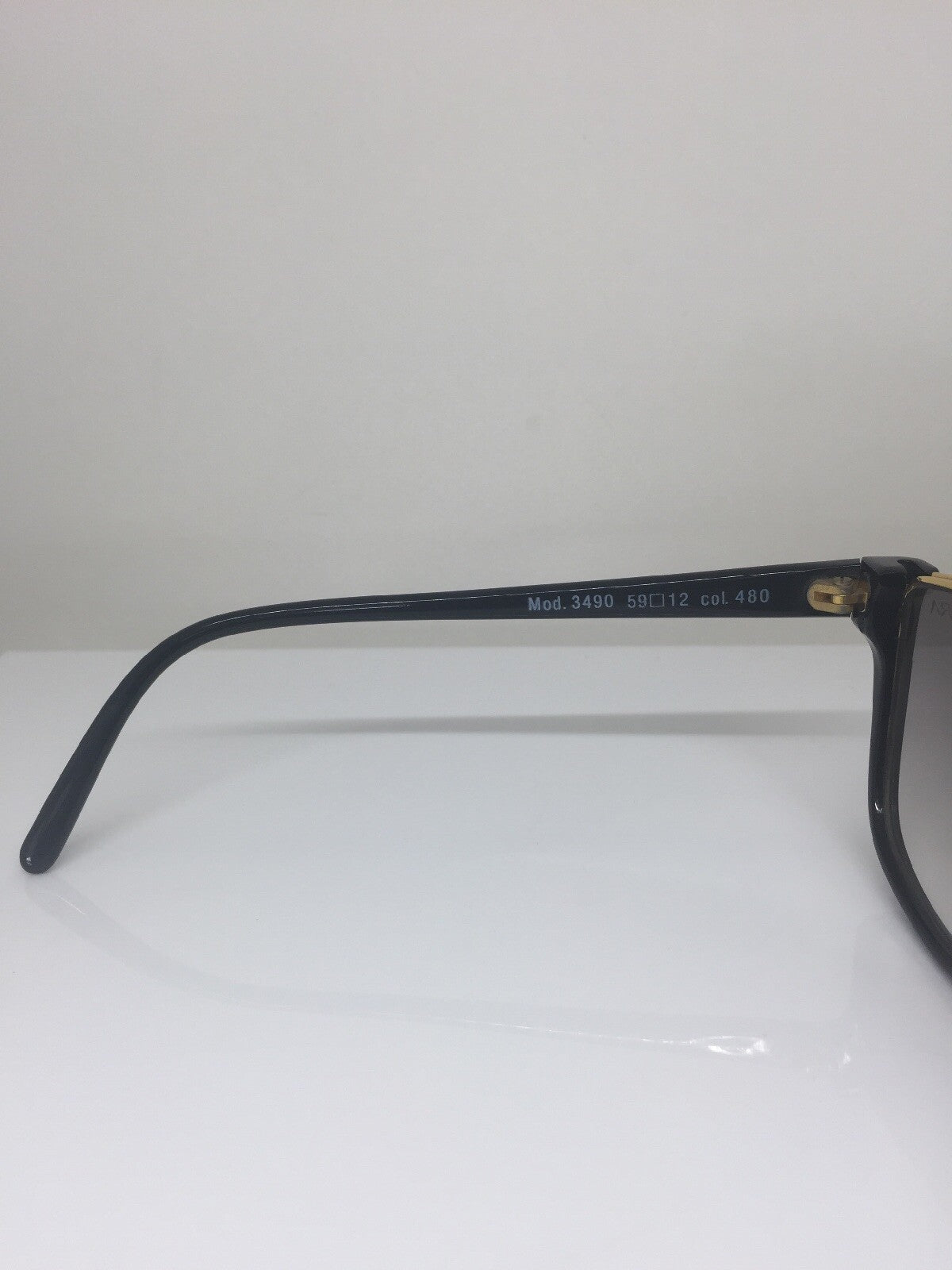 Vintage Ventura 3490 Gold Sunglasses - Super Vision Optical