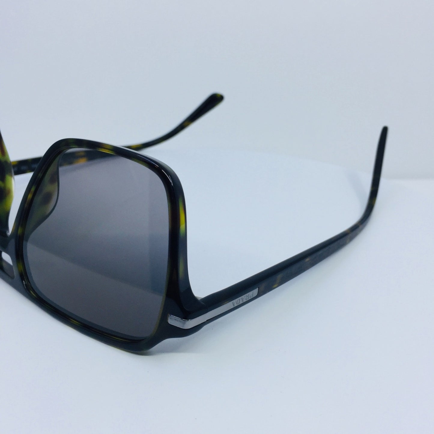 Vintage Prada Prada SPR 20Y Tortoise Sunglasses - Super Vision Optical