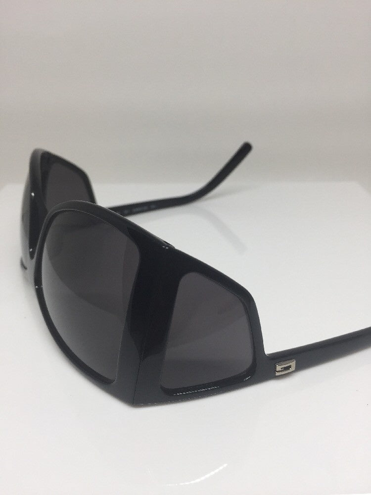 Vintage Gucci GG 2466/S Black Sunglasses - Super Vision Optical