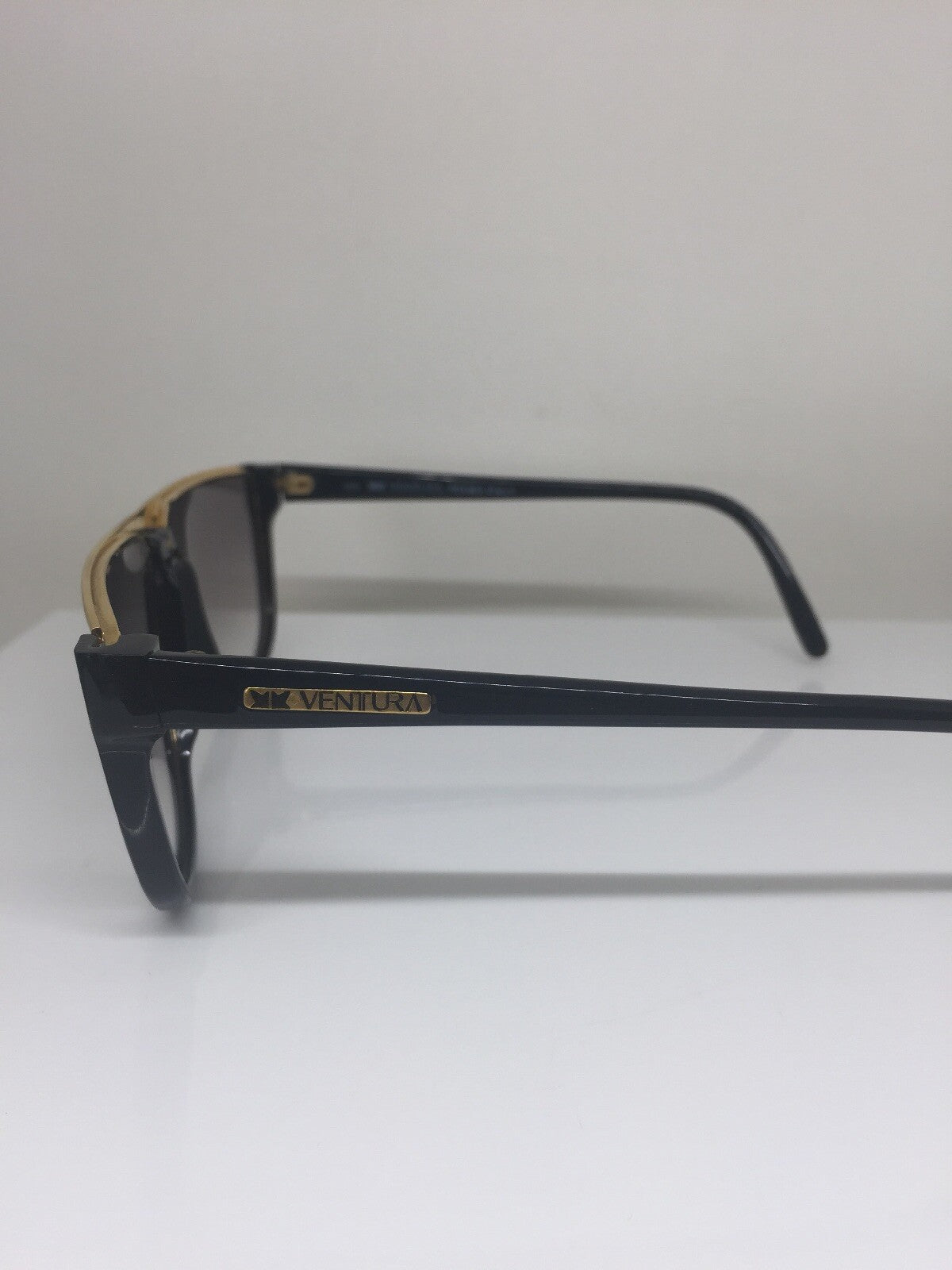 Vintage Ventura 3490 Gold Sunglasses - Super Vision Optical