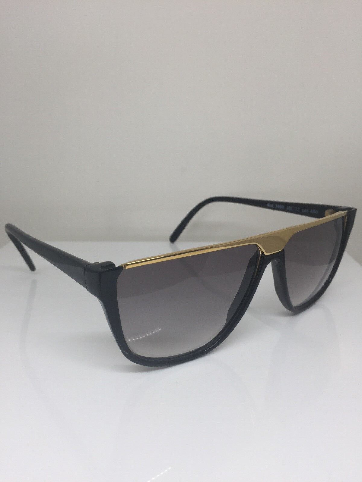 Vintage Ventura 3490 Gold Sunglasses - Super Vision Optical