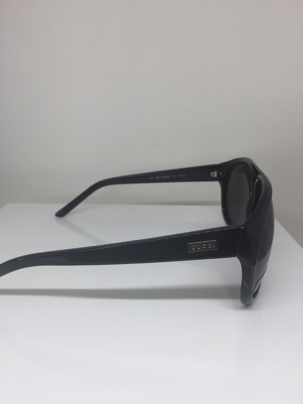 Vintage Gucci GG 2484/S Black Sunglasses - Super Vision Optical