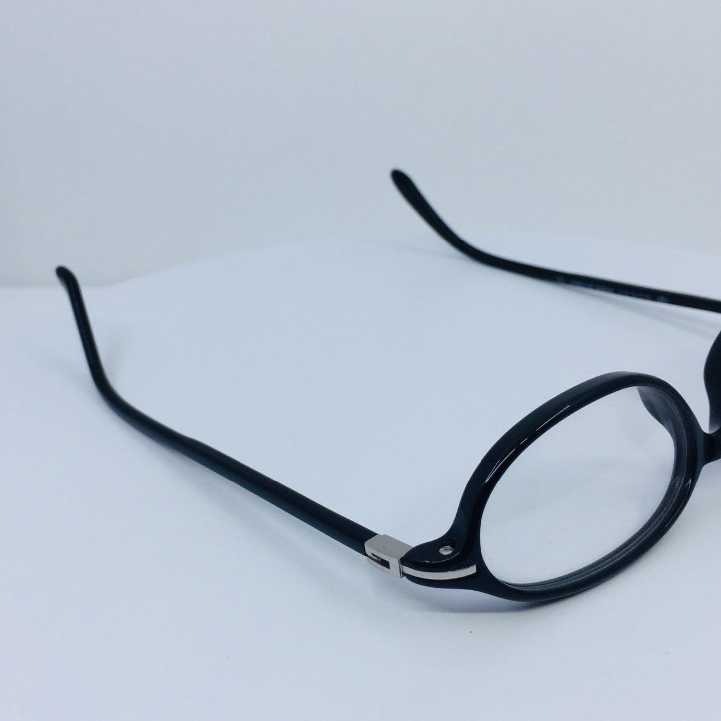Vintage Gucci GG 2460 Black Sunglasses - Super Vision Optical